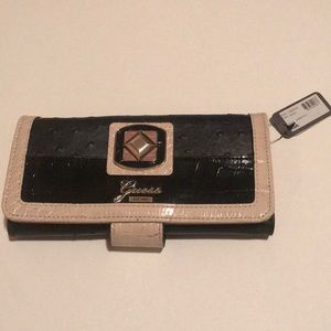 AUTHENTIC Guess 13 card holder cream/black wallet!